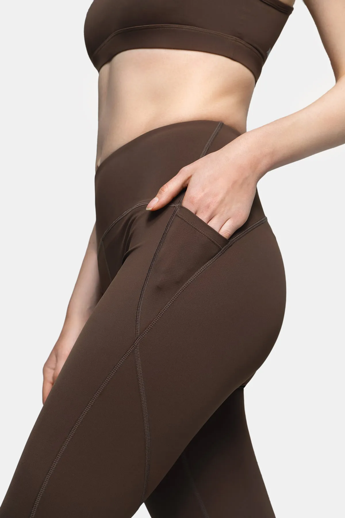 Performance High-Rise Leggings with Contoured Lines